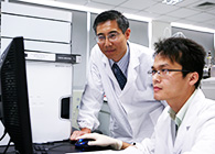 《医药经济报》揭晓了对陈春麟博士的报道——《以中国速率奔驰》