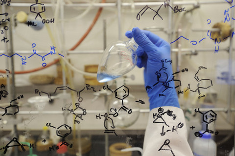 多肽药物“效果”吸睛研发掣肘、、、出口承压隐忧展现