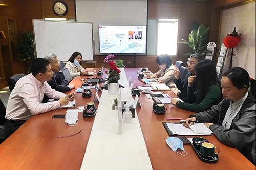 Ladbrokes立博陈春麟博士、化学部及生物部高级副总裁任峰博士、商务生长部副总裁蔡金娜博士热情接待研究院一行，并介绍了公司情形。。